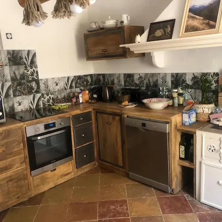 Loue Maison De Village A Hyeres/ Les Borrels Appartement Hyères