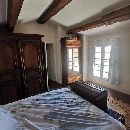 Appartement Loue Maison De Village A Hyeres/ Les Borrels Hyères