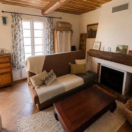 Апартаменти Loue Maison De Village A Hyeres/ Les Borrels Єр