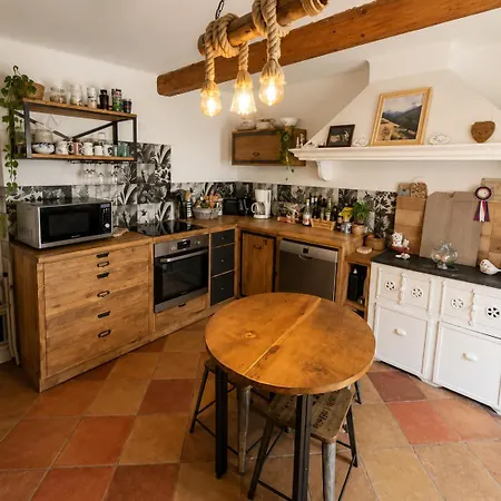 Loue Maison De Village A Hyeres/ Les Borrels *