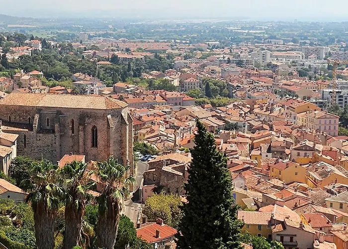 Loue Maison De Village A Hyeres/ Les Borrels * Ιέρ