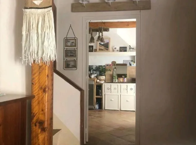 Loue Maison De Village A Hyeres/ Les Borrels